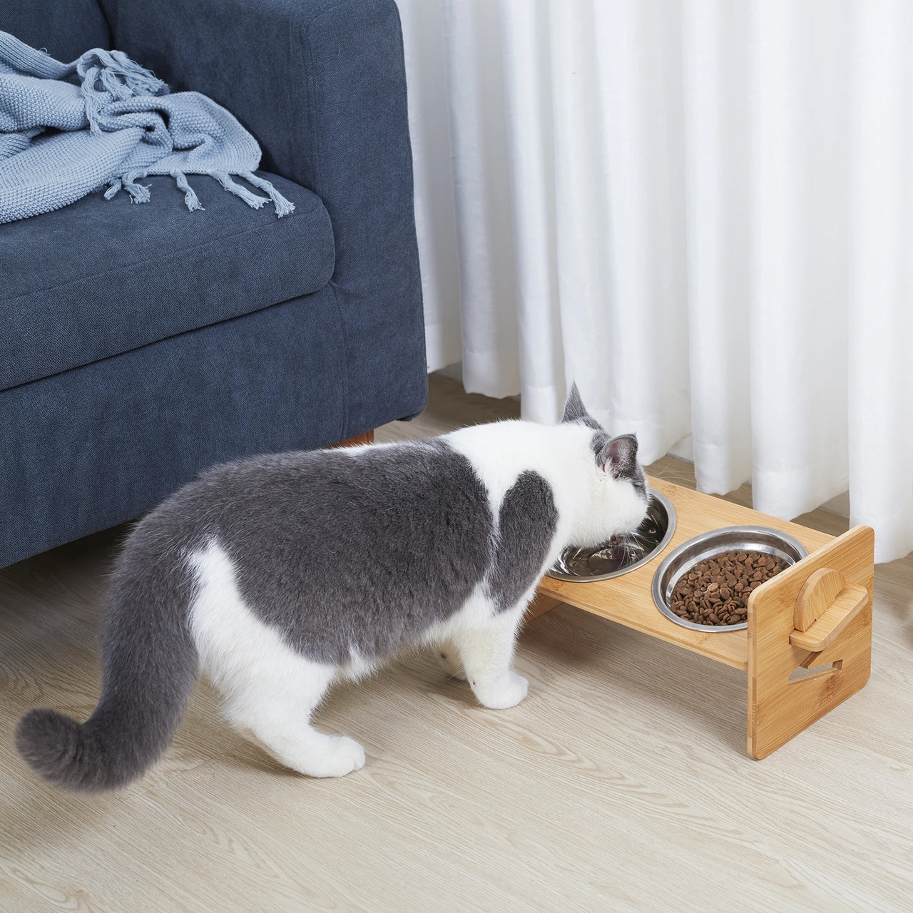 Petite étagère gamelle pour chat compact